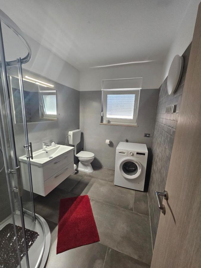 Apartmani Viktorija Fažana Buitenkant foto