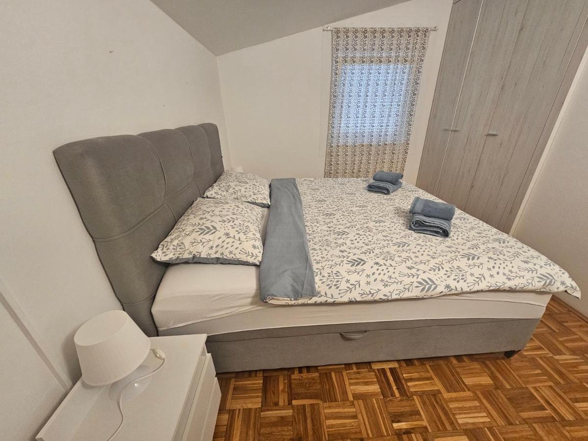 Apartmani Viktorija Fažana Buitenkant foto
