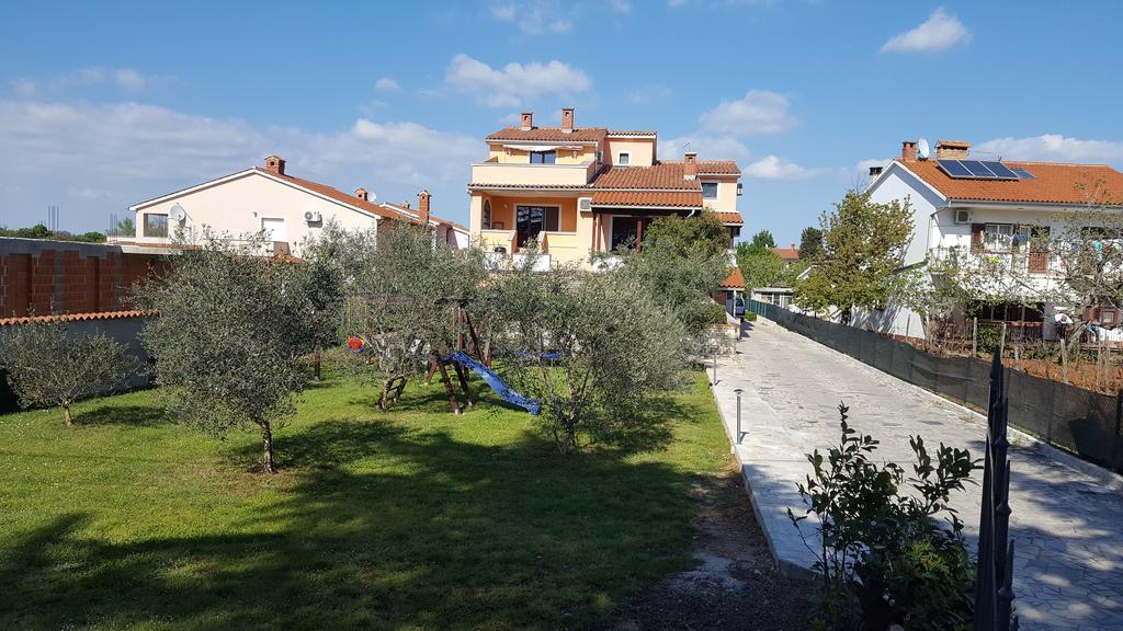 Apartmani Viktorija Fažana Buitenkant foto