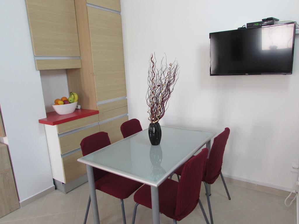 Apartmani Viktorija Fažana Buitenkant foto